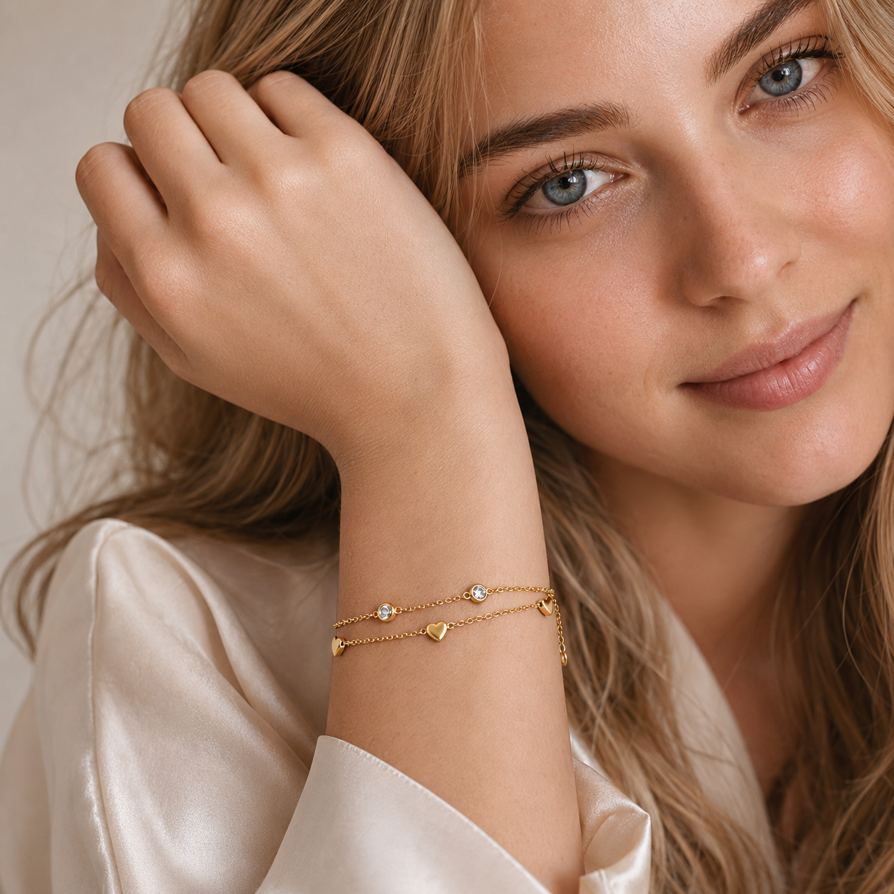 Pulsera dorada Destino con zirconita en acero inoxidable oro 18k
