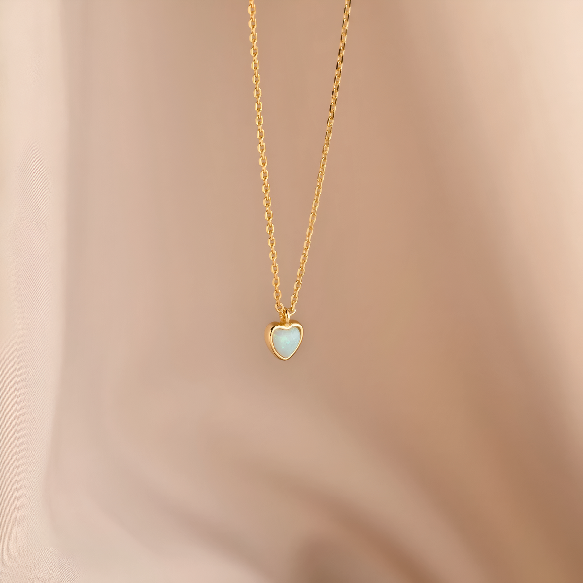 Collar dorado Vita con ópalo en acero inoxidable oro 18k